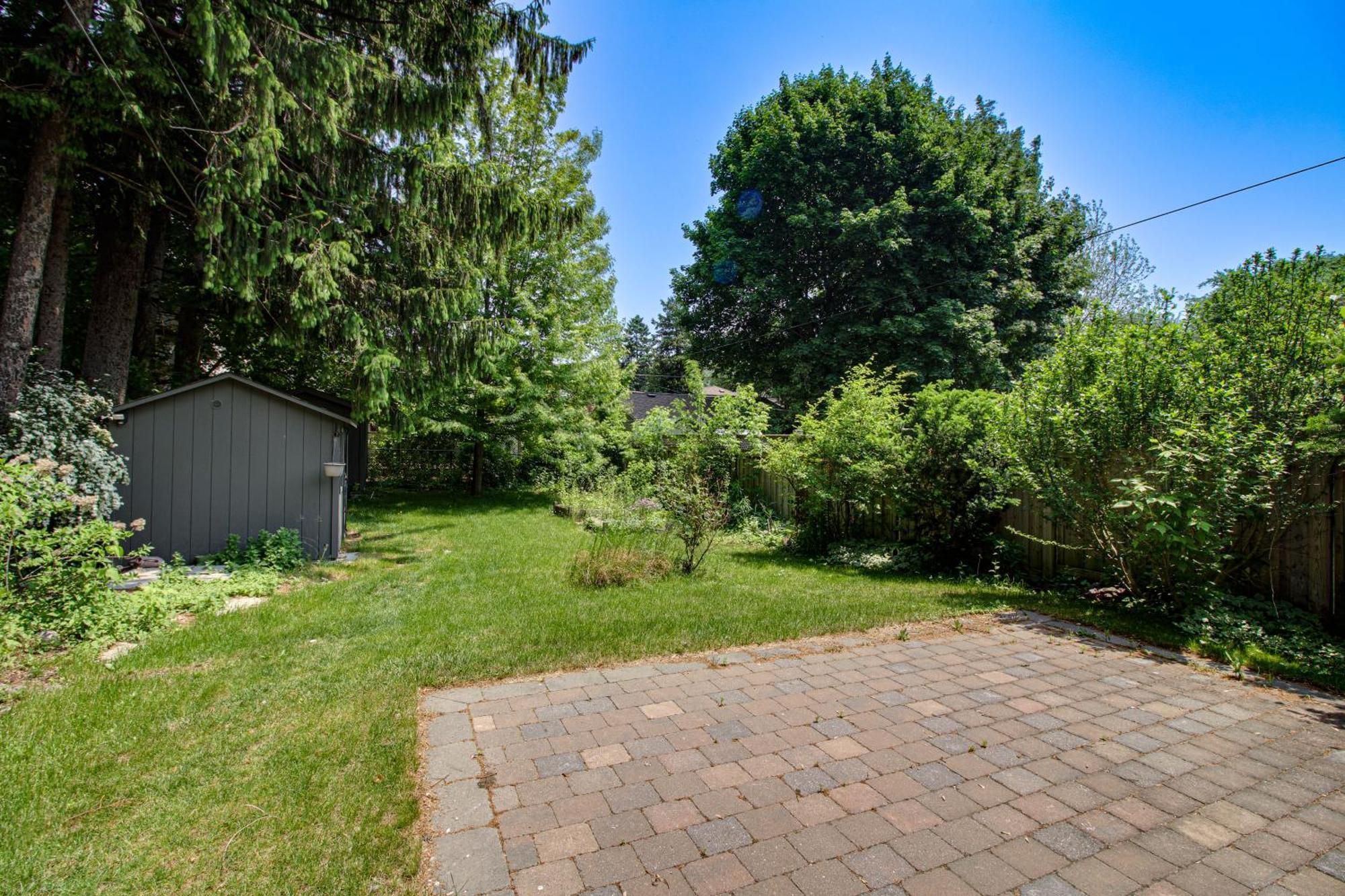 Beautiful House Near Bluffers Beach, 25 Minutes To Downtown, Free Parking, And Wifi Apartment *