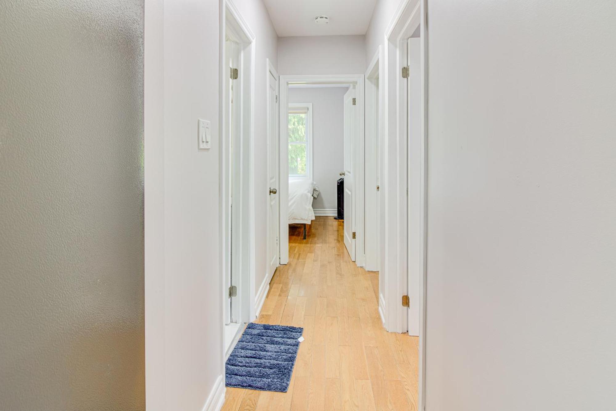 Beautiful House Near Bluffers Beach, 25 Minutes To Downtown, Free Parking, And Wifi Apartment Toronto